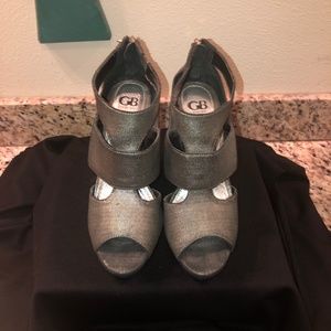 Gianni Bini Silver Wedge w/ zipper detail
